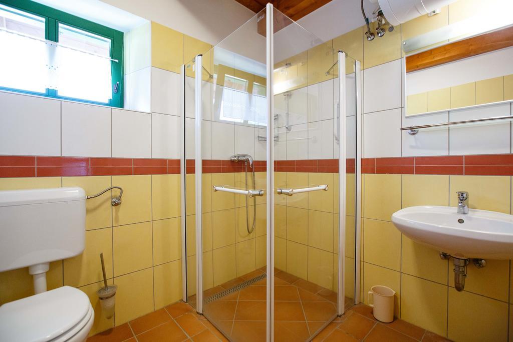 Oereghegyi Apartman Vindornyalak Quarto foto