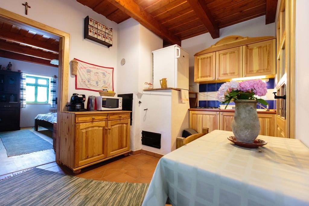 Oereghegyi Apartman Vindornyalak Quarto foto